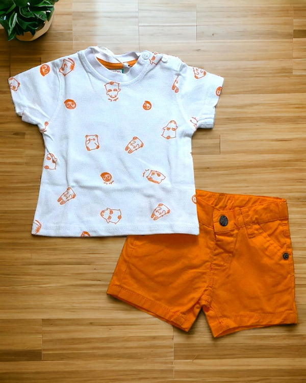 Completo
T-shirt
Pantalone corto