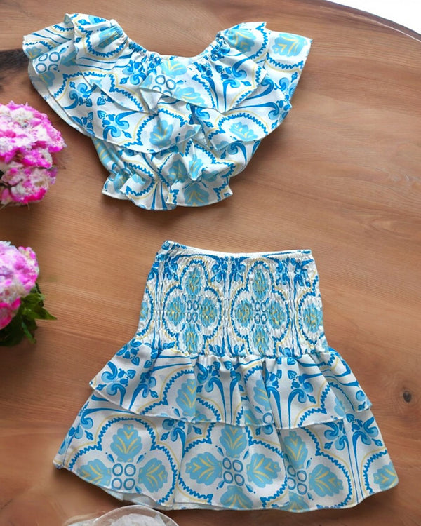 Completo
Top
Shorts