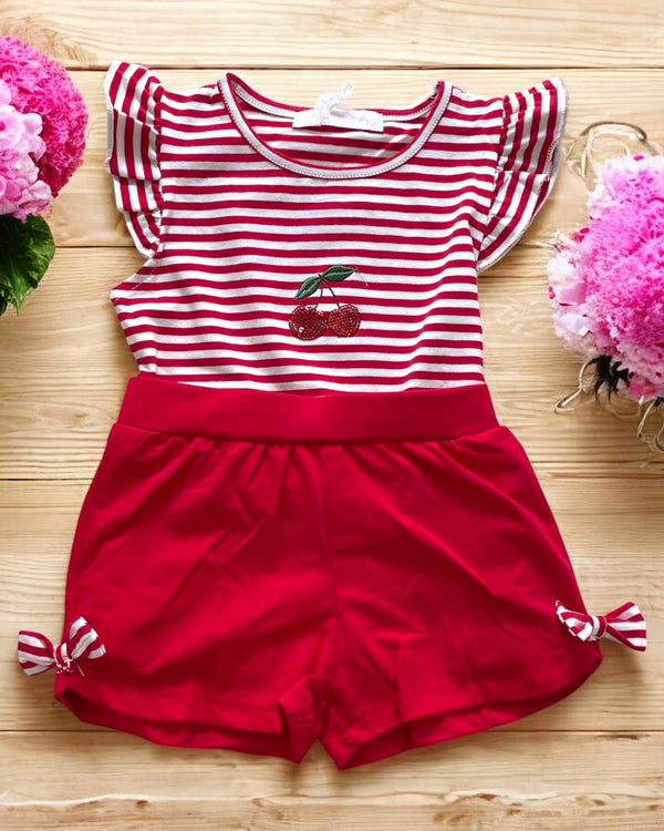 Completo
T-shirt con rouches alle spalle;
Shorts - C-5848