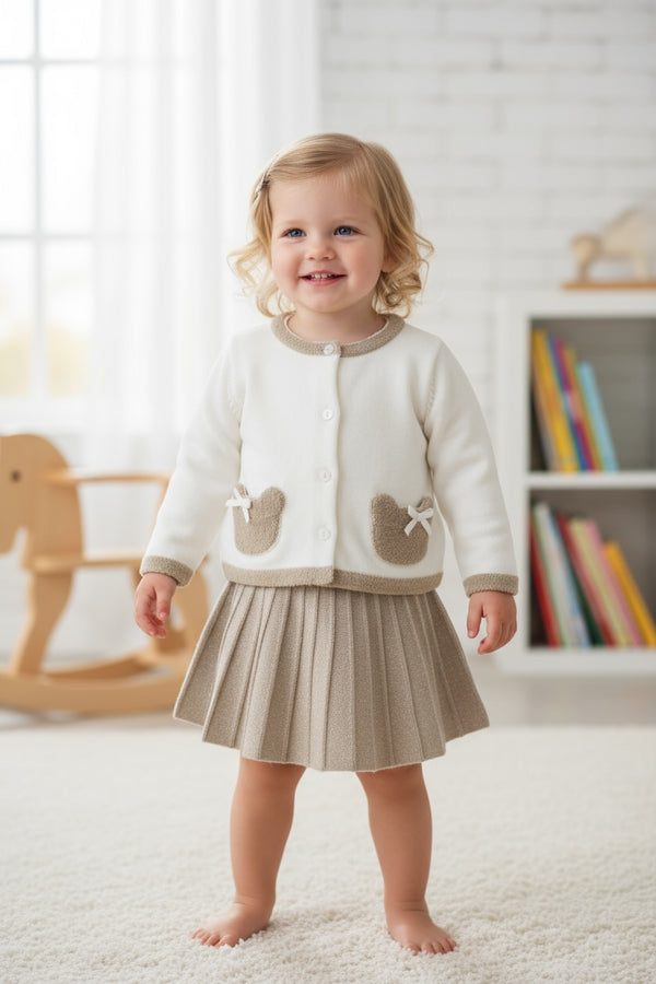 Cmpleto Bear
Cardigan con orsetti 
Gonna a pieghe - NEA-436