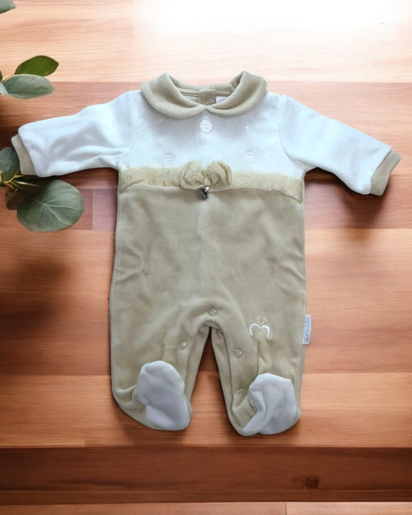 Tutina intera con fiocco e piccole paillettes - TC19