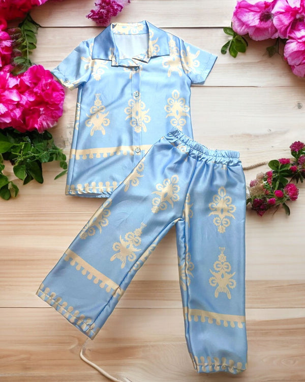 Completo
Camicia
Pantalone