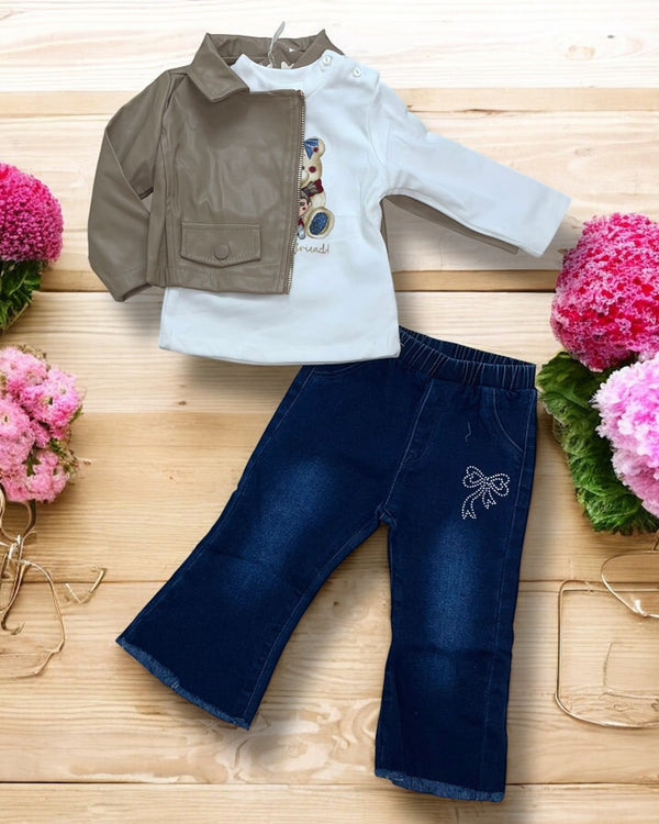 Completo
Giacca in ecopellle
Maglia con stampa
Jeans - SR-987
