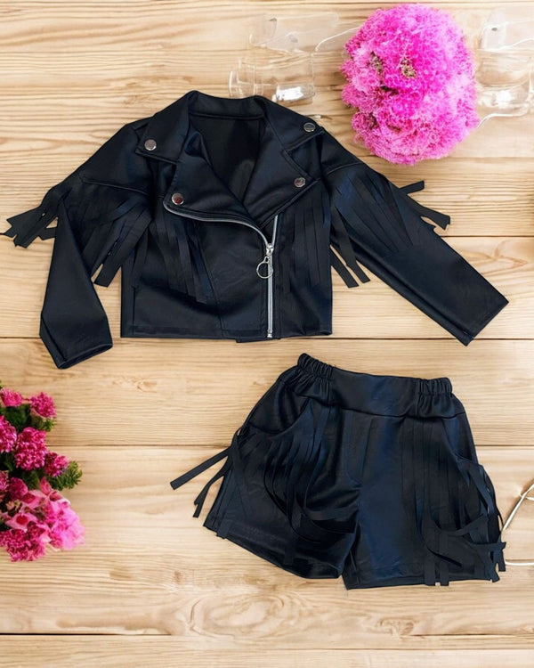 Completo in ecopelle
Giacca 
Pantaloncino - 22200/25326