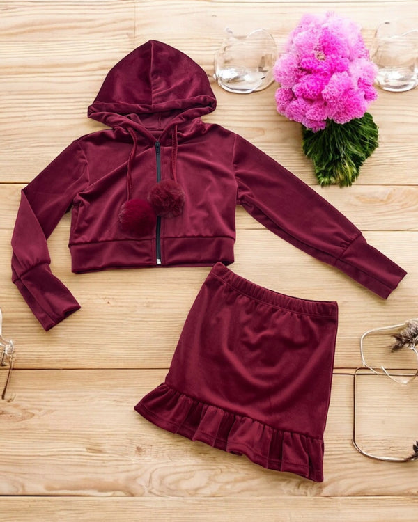 Completo 
Felpa con cappuccio 
Gonna - 254028