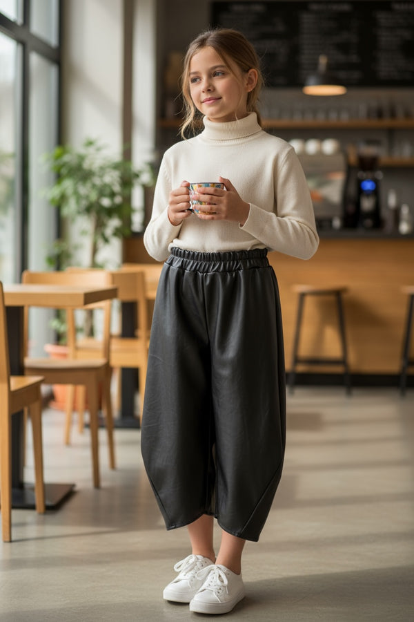 Pantalone in ecopelle con elastico in vita - 25391