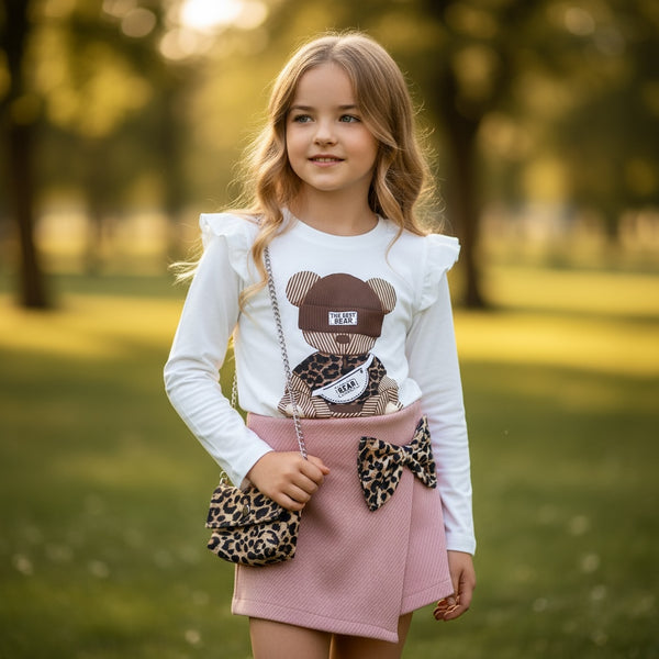 Completo Bear + borsetta
Maglia con voilant sulle spalle e stampa orsetto
Pantagonna con cinta leopardata - 254034