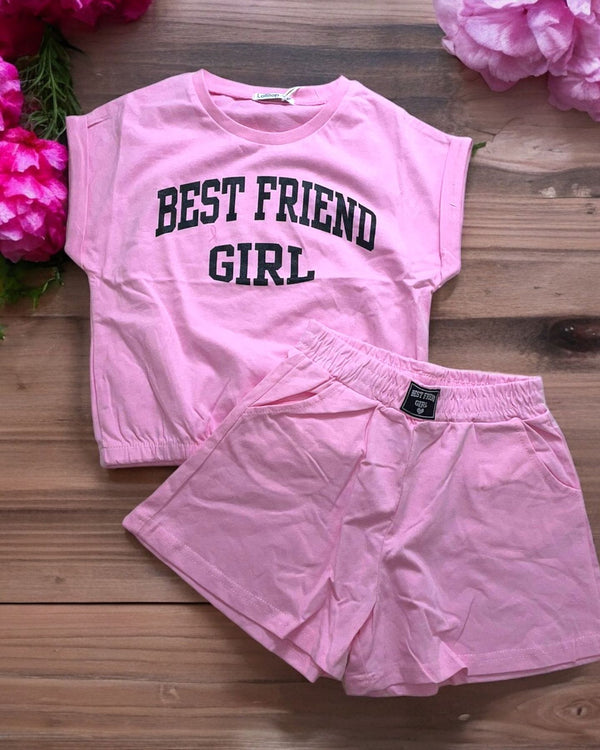 Completo
T-shirt
Shorts