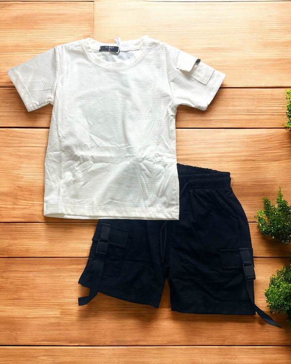 AH83501 - Completo 
T-shirt
Pantalone corto con tasche laterali