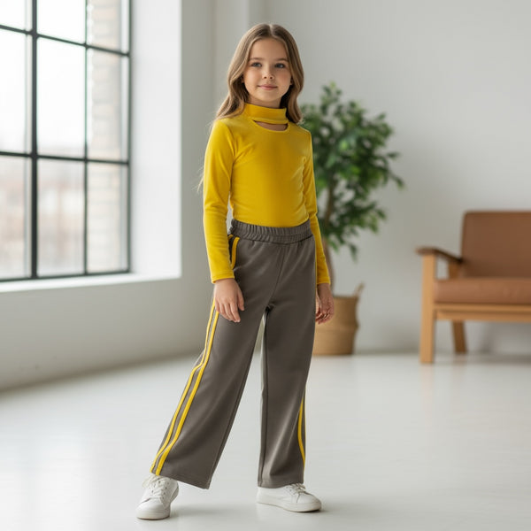 Completo
Maglia body in ciniglia
Pantalone con strisce laterali - 25405/25455