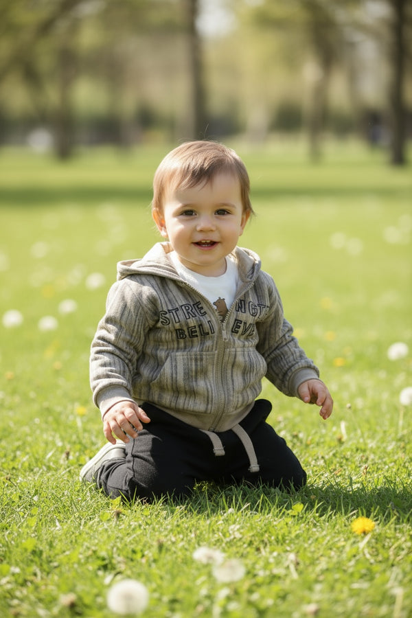 Tuta 
Felpa con cappuccio 
Y-shirt con  stampa 
Pantalone - RF-1729