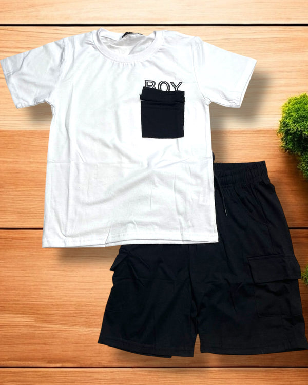 Competo Boy 
T-shirt
Pantaloncino in tessuto morbido - AH83517
