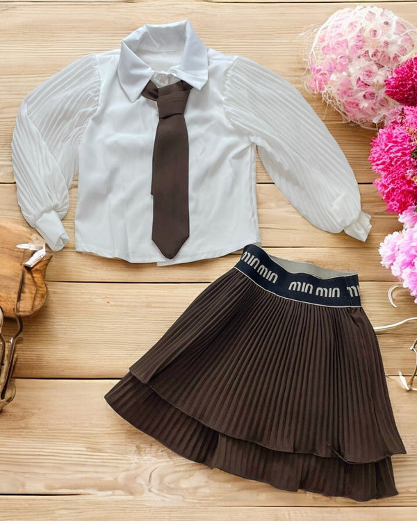 Completo
Camicia con cravatta
Gonna - 10516