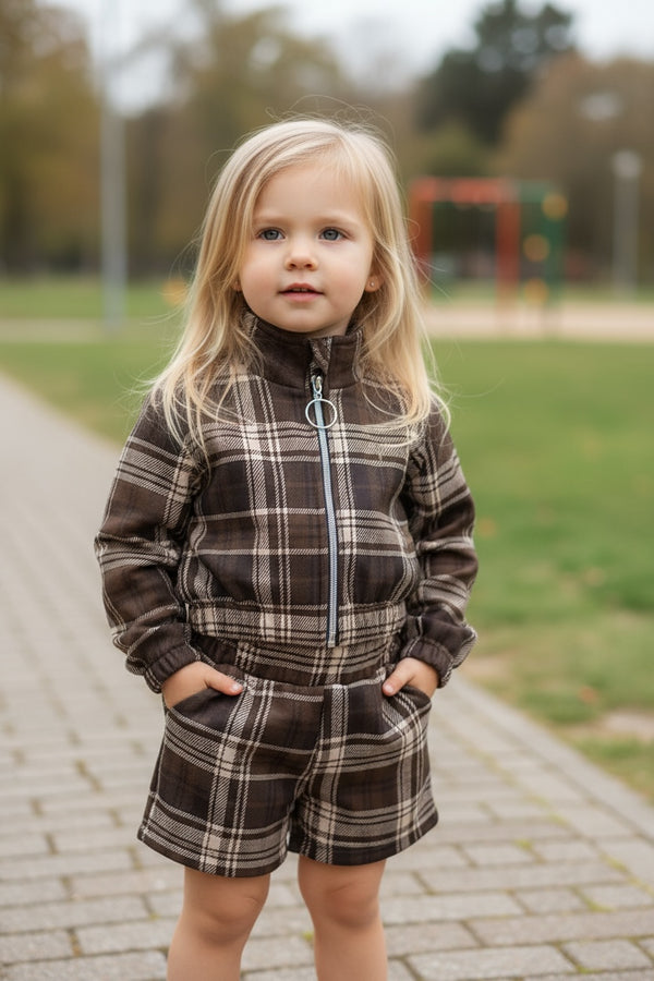 Completo a quadroni 
Felpa corta 
Pantaloncino - 05129