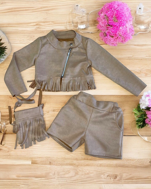 Coordinato in camoscio 
Giacca con frange + borsetta
Pantaloncino - 25301